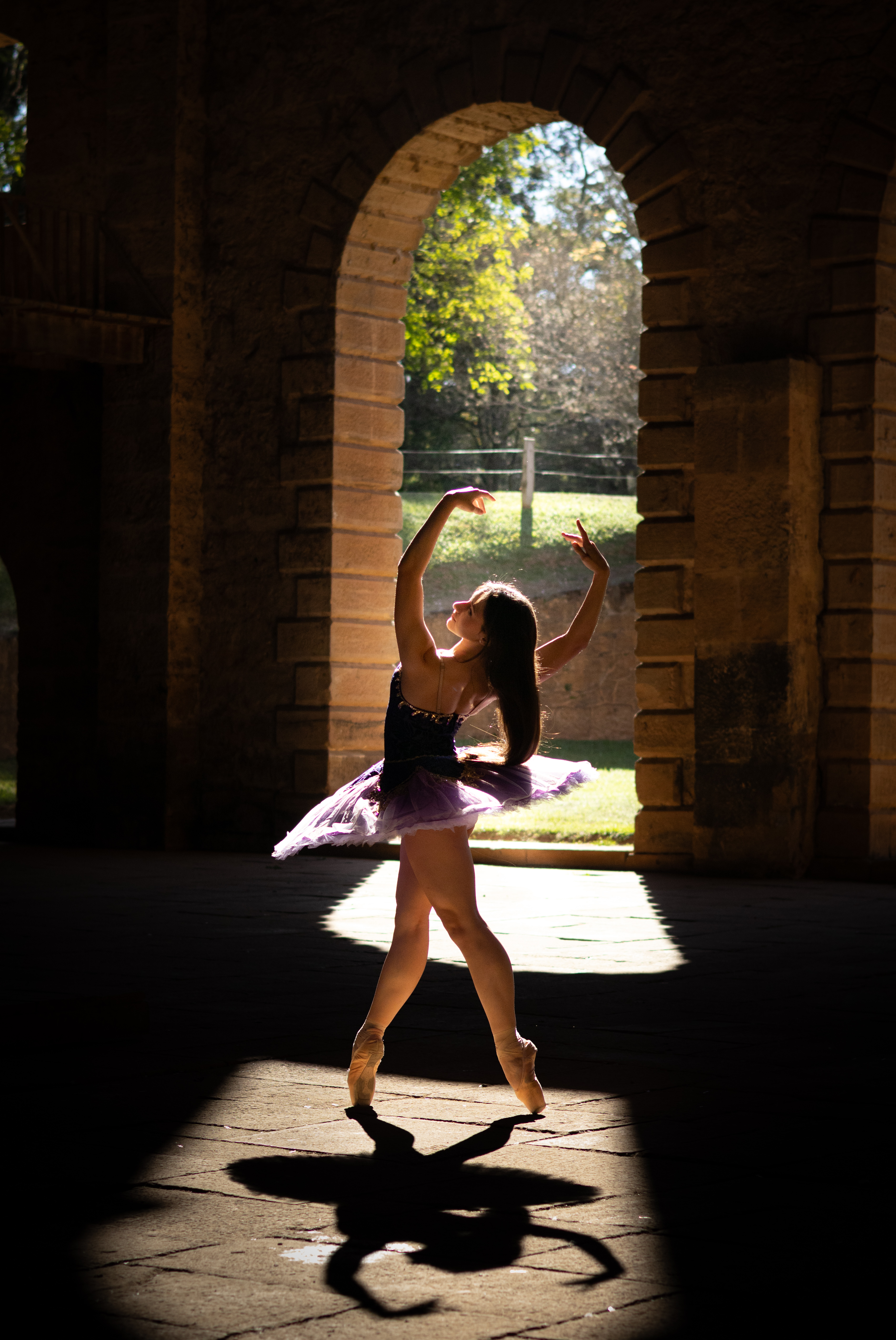 Ana em ensaio externo de bailarina